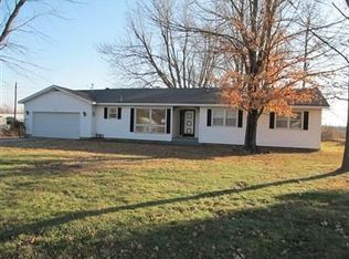 524 E Farm Rd 84, Springfield, MO 65803