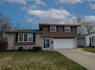 261 E Overlook Dr, Eastlake, OH 44095