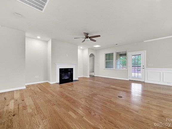 3rd image of 6910 Sunset Crater Pl