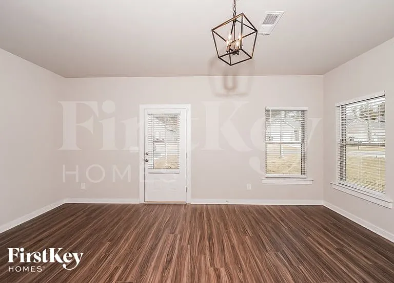 1325 Brookhaven Dr — Photo 2