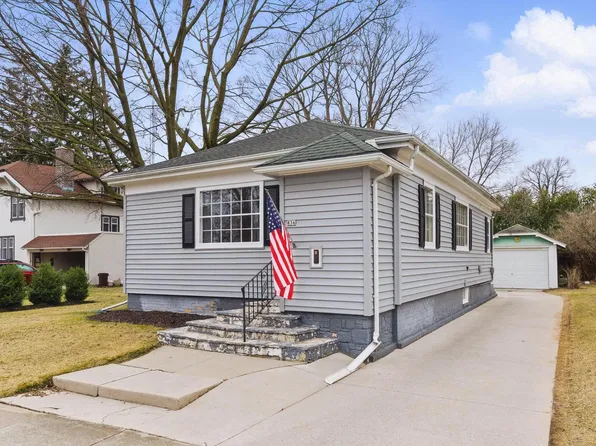 836 North 15th STREET, Manitowoc, WI 54220