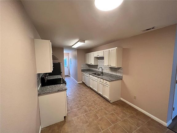 5th image of 2449 W Yvonne Dr