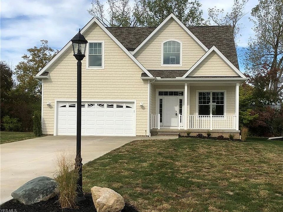 1st image of 136 Cottage Cove Dr