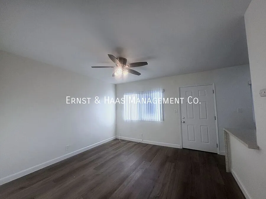 Cozy 1-Bed, 1-Bath Apartment in the Heart of Long Beach! — Photo 3