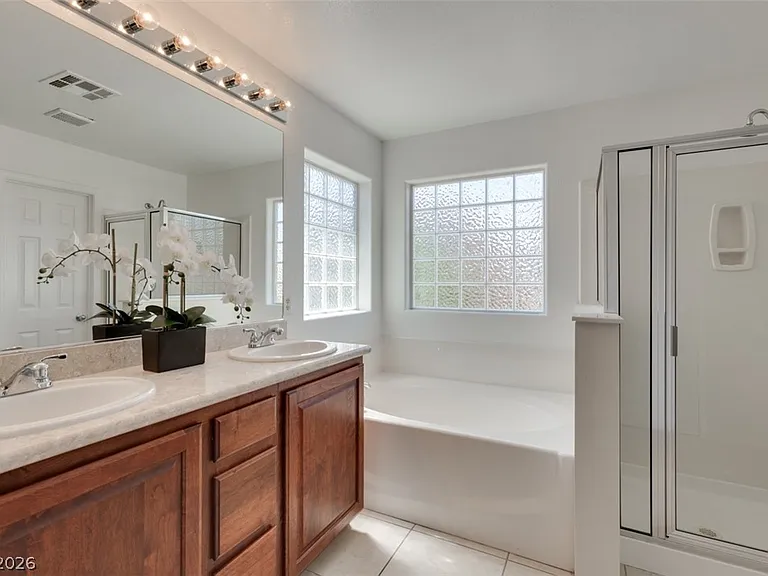 3305 Umbria Gardens Ave — Photo 26