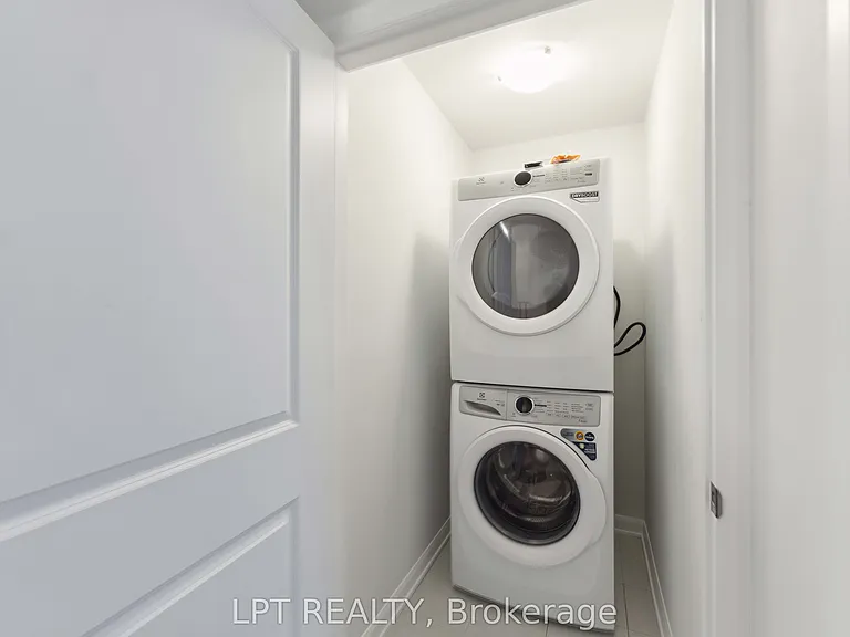 711 Fairline Row — Photo 21
