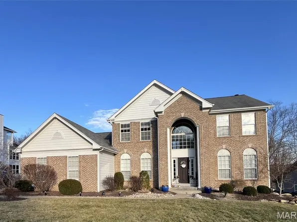 1048 Keystone Trail Dr, Chesterfield, MO 63005