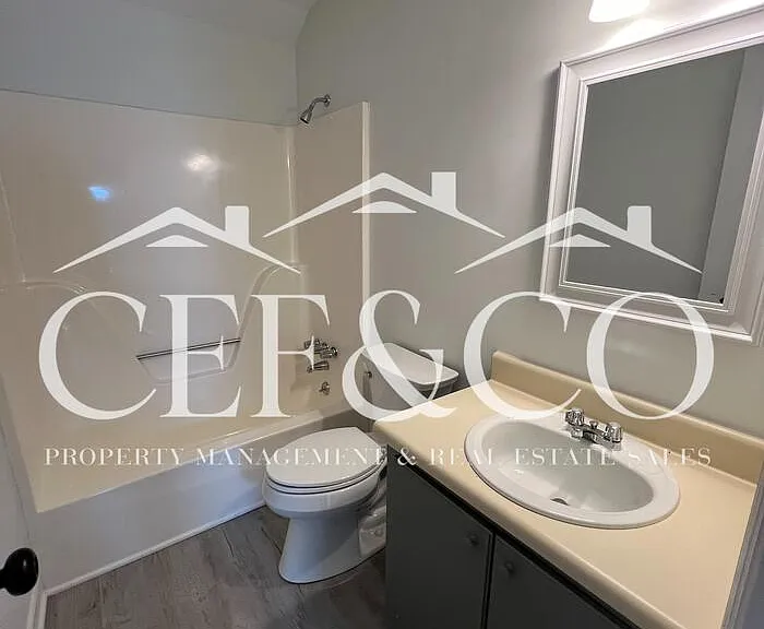 113 Inwood Ct — Photo 16