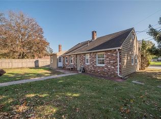 28 Berkshire Dr, Lincoln, RI 02865