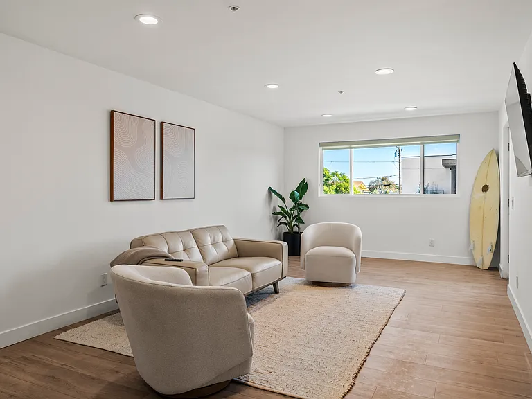25024 Narbonne Ave #206 — Photo 7