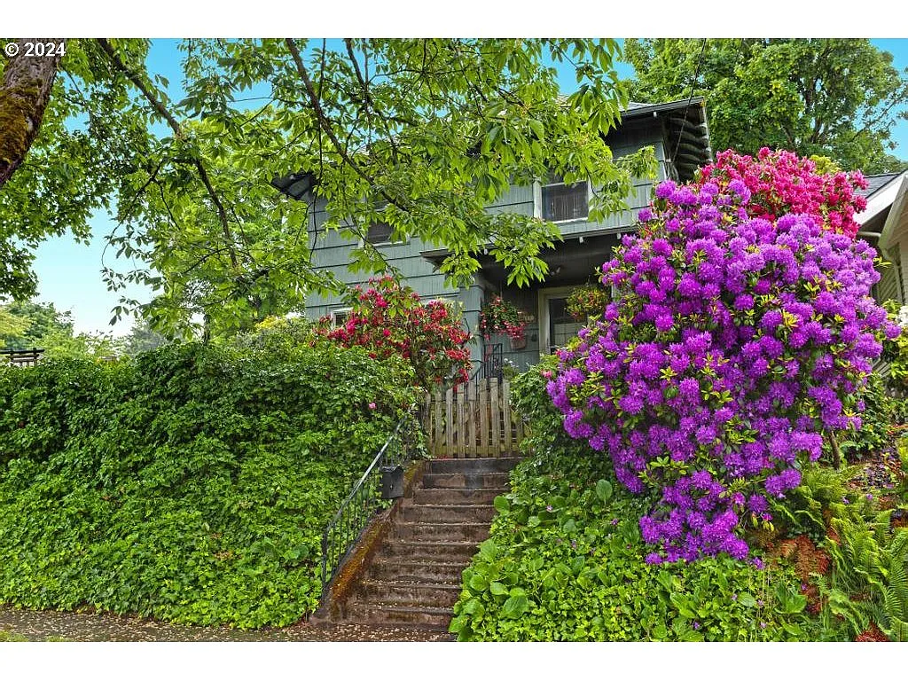 3387 SE Tibbetts St photo 1