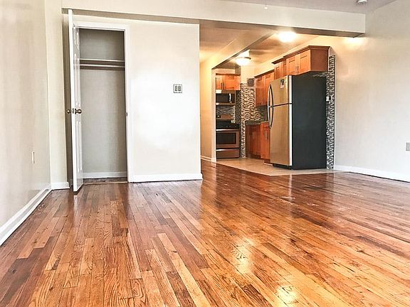 3rd image of 8811 171st St #B65dfkwpw