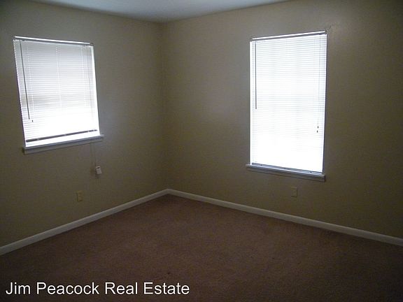 4th image of 3021 Hines Dr