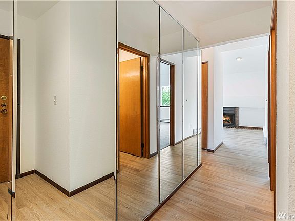 4th image of 21937 7th Ave S APT 210