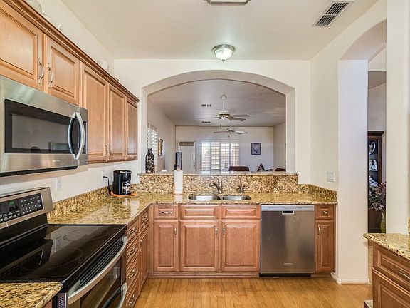 3rd image of 10327 W Potter Dr