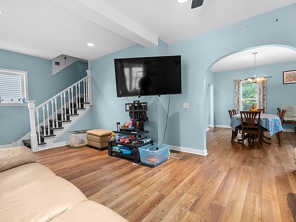 5th image of 1703 Fair St