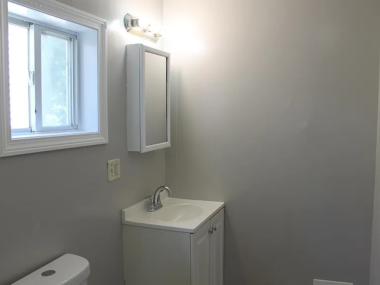 15-17 Washington St #17 — Photo 13