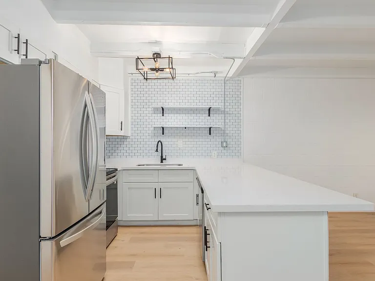 The Harlow Apartments — Photo 48