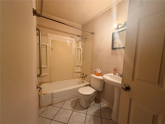 5th image of 1056 Lesan Dr