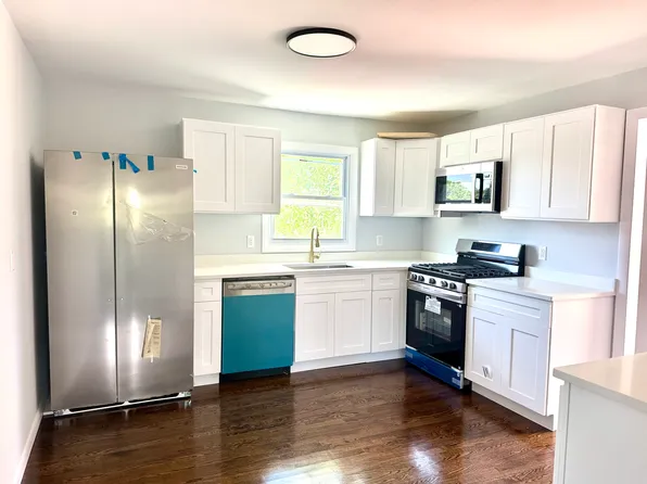 66 Velvet St #2, Bridgeport, CT 06610