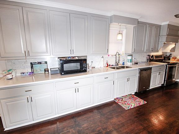 5th image of 202 Glenwood Dr