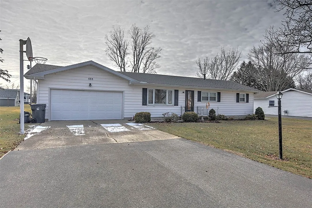 535 Maddox Dr photo 1