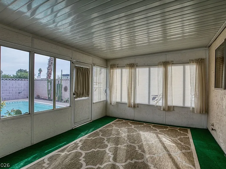 3956 Clear View Dr — Photo 14