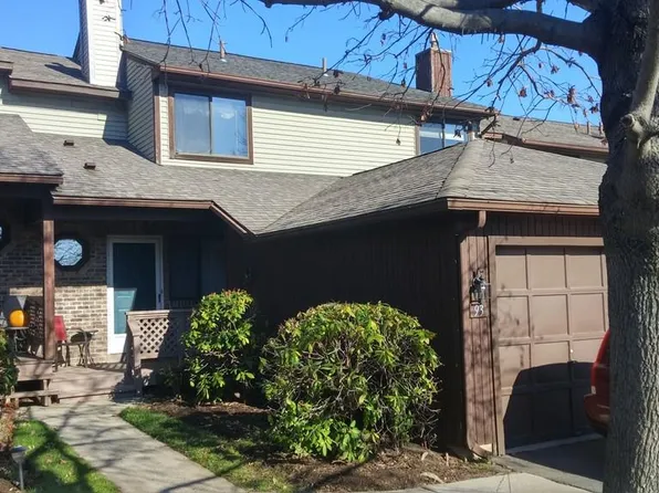 93 Dogwood Ln, Agawam, MA 01001