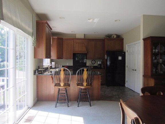 2nd image of 134 Sandy Cove Dr