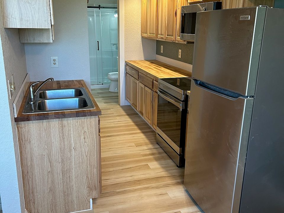 1st image of 311 Phyllis Cir E