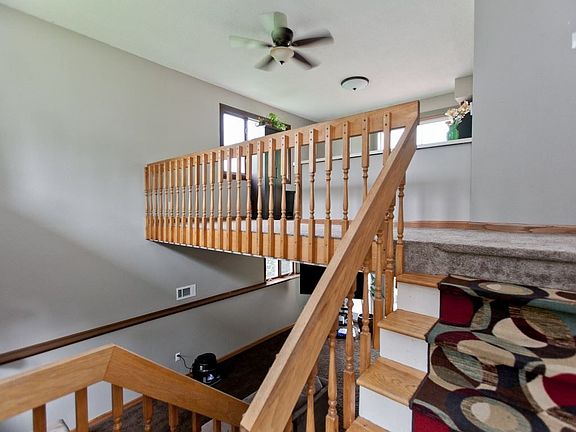 4th image of 129 Grandview Dr NE