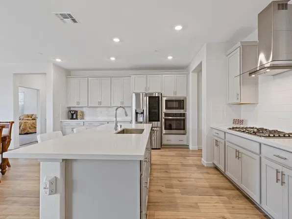 8510 Balsam Ct, Roseville, CA 95747