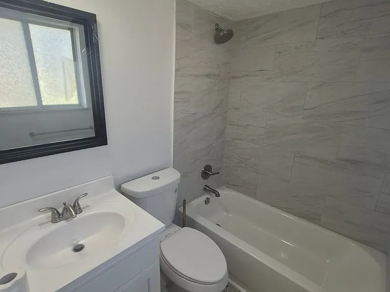 920 Highland Ave — Photo 6