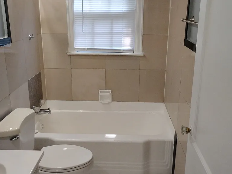 4325 N Olney St — Photo 24