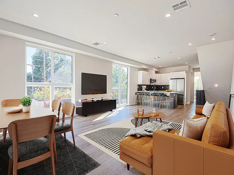 10717 Addison St — Photo 3