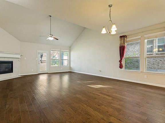 4th image of 220 Black Alder Dr