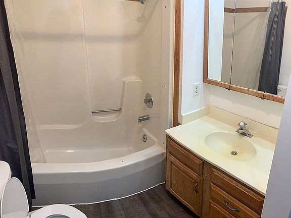 Upstairs full bathroom