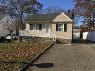 436 Blue Point Rd, Farmingville, NY 11738