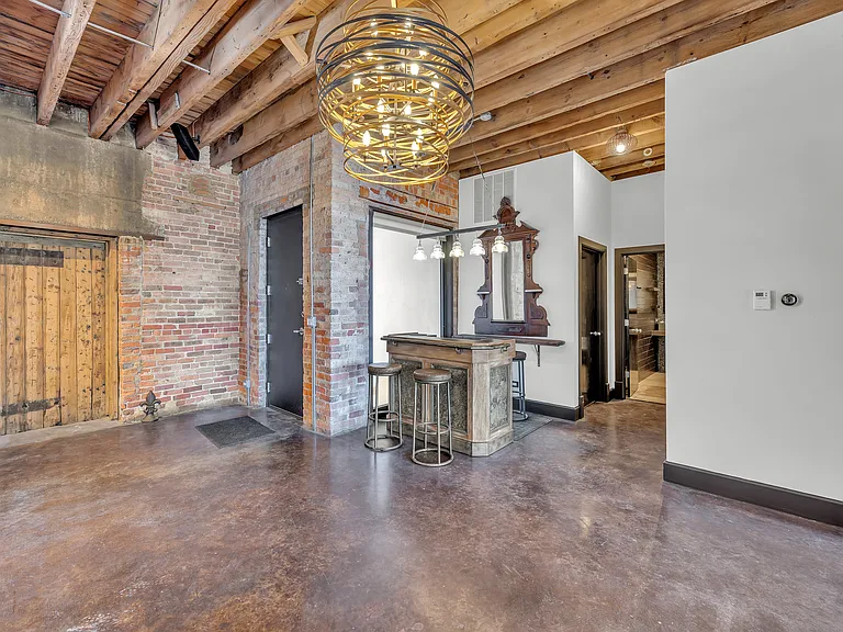2419 W 14th St #2 — Photo 10
