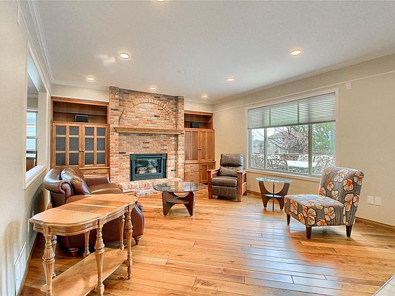 3rd image of 231 Berthoud Trl