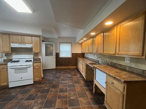4th image of 616 N Oakland Ave