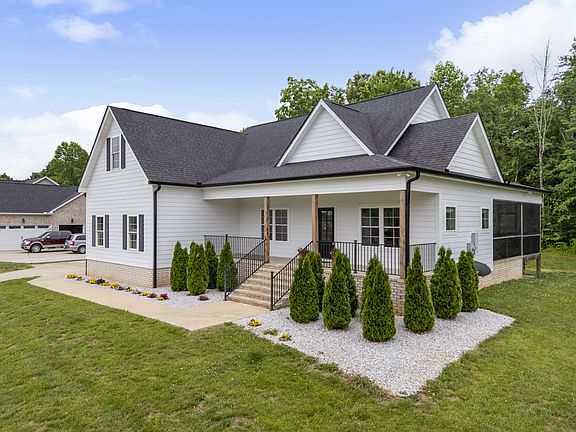 2nd image of 14 Hemlock Cir