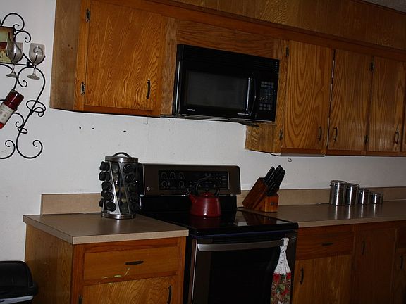 2nd image of 1553 E 52nd St