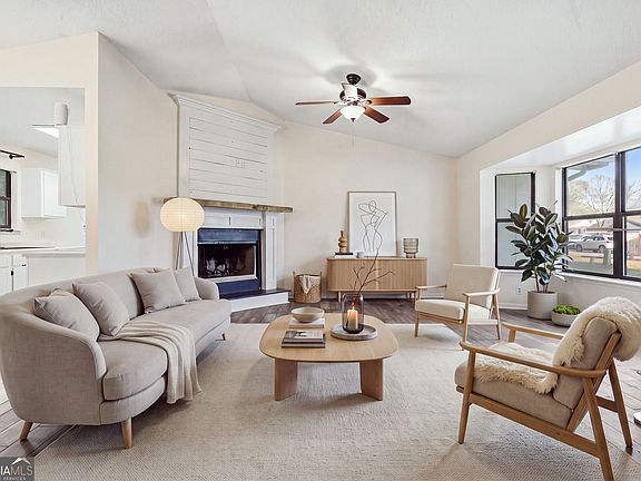 2nd image of 803 Regal Rd