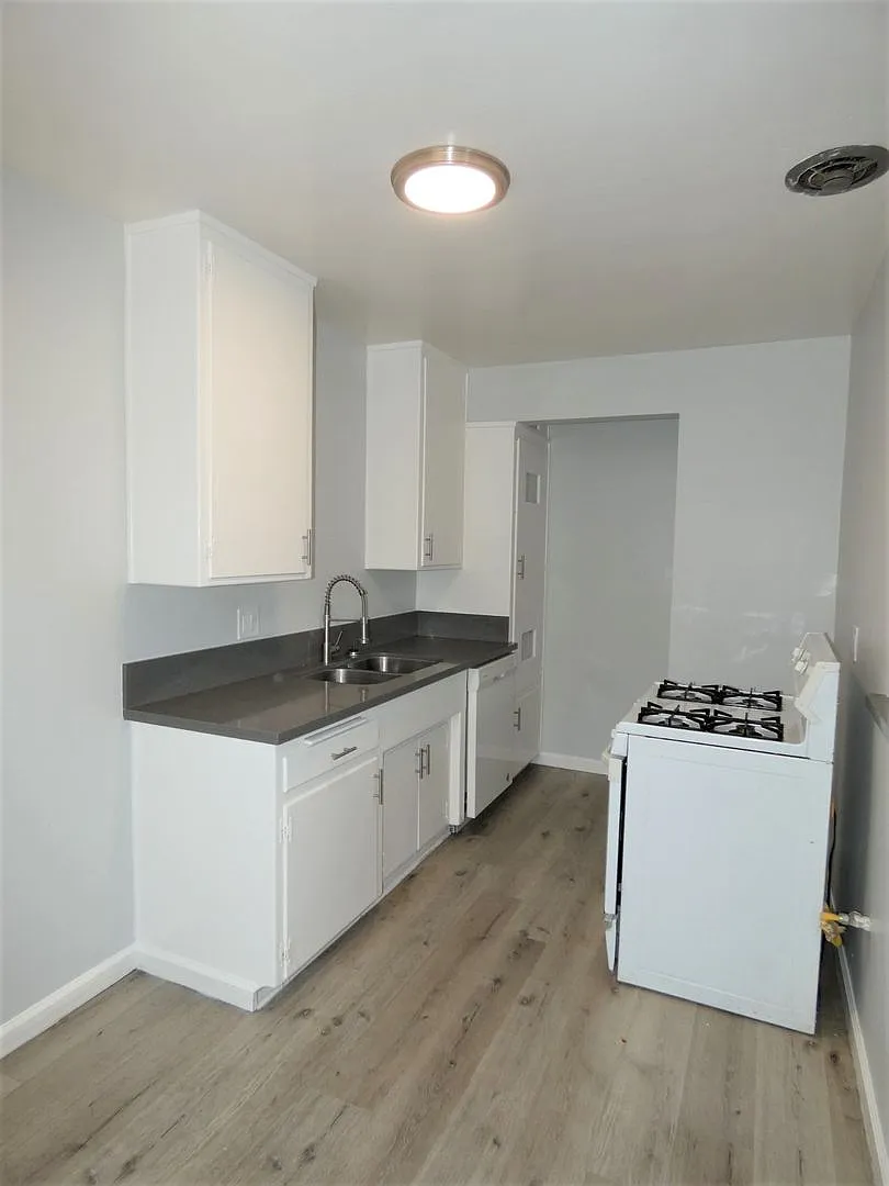Building Photo - LB6029