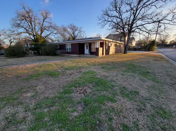 4200 Oaklawn St, Bryan, TX 77801