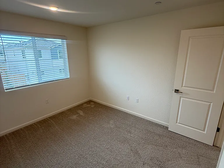 1519 Redbrick Ln — Photo 36