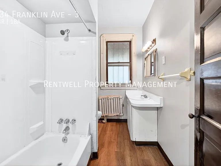 734 Franklin Ave #3 — Photo 23