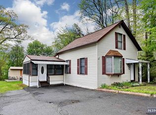72 Island Rd, Mahwah, NJ 07430