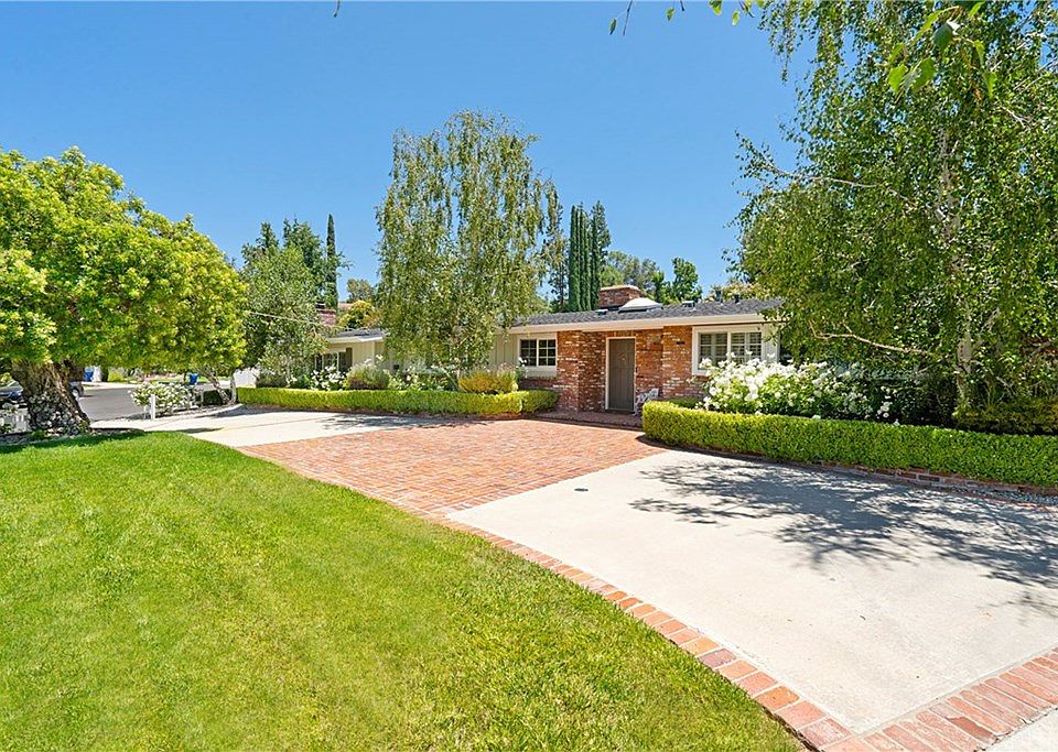 1st image of 4834 Poe Ave